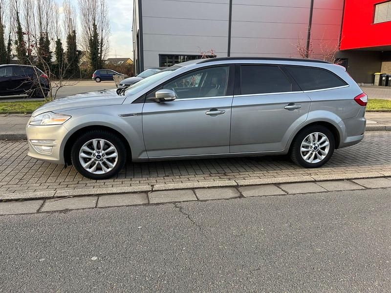 Gebraucht Ford Mondeo Business Edition 120 PS (88 kW) 2012 Silber Kombi