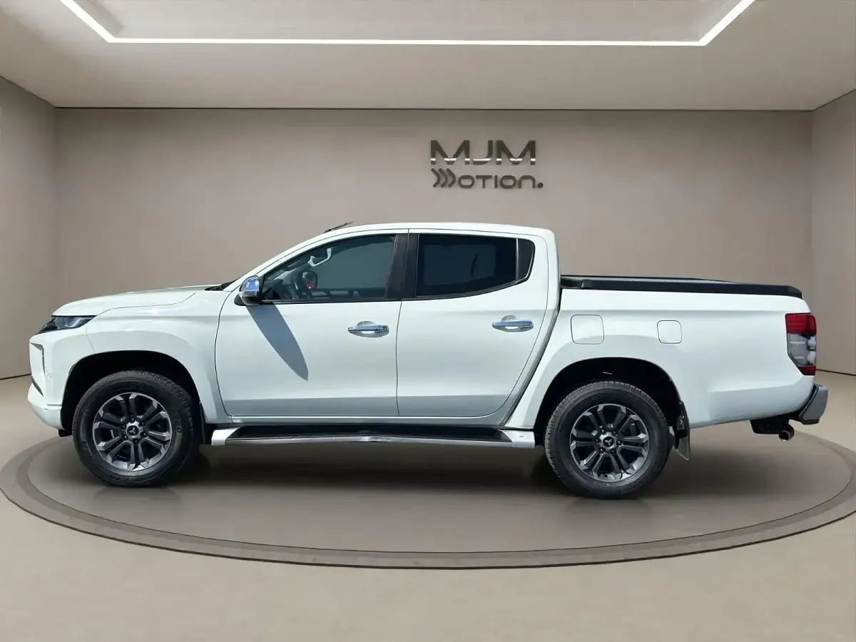Gebraucht Mitsubishi L200 Plus 150 PS (110 kW) 2022 Weiß Pickup