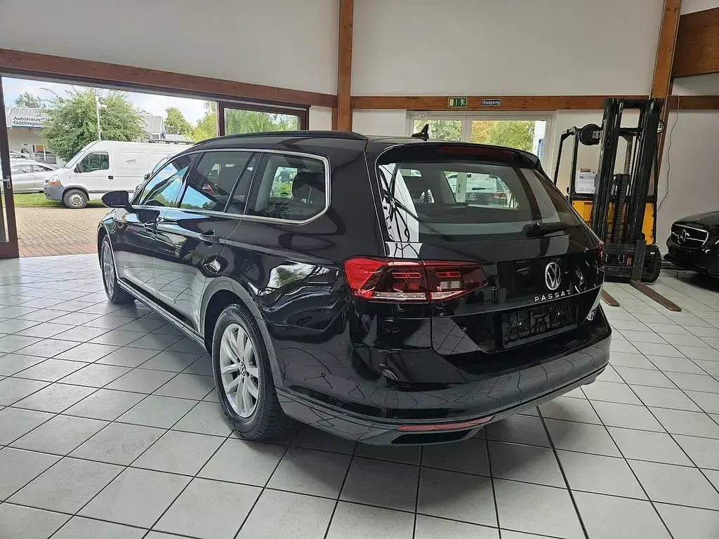 Gebraucht VW Passat Business 150 PS (110 kW) 2022 Schwarz Kombi
