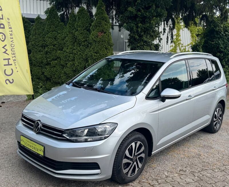 Silber Gebraucht 2022 VW Touran Van / Kleinbus | 24.850 € (Fairer Preis) - Bild 1/4