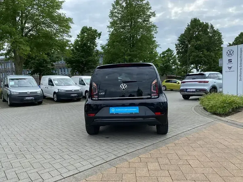 Second-hand VW up! Active 65 CP (47 kW) 2023 Negru Hatchback
