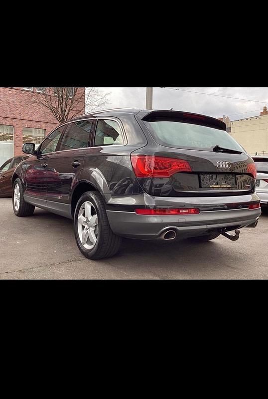 Gebraucht Audi Q7 Ambiente 245 PS (180 kW) 2016 Andere farben SUV