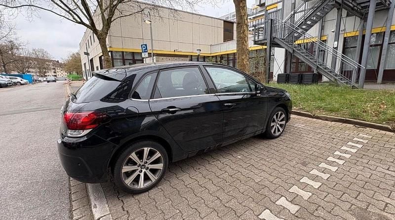 Gebraucht Citroën C4 130 PS (95 kW) 2016 Schwarz Limousine