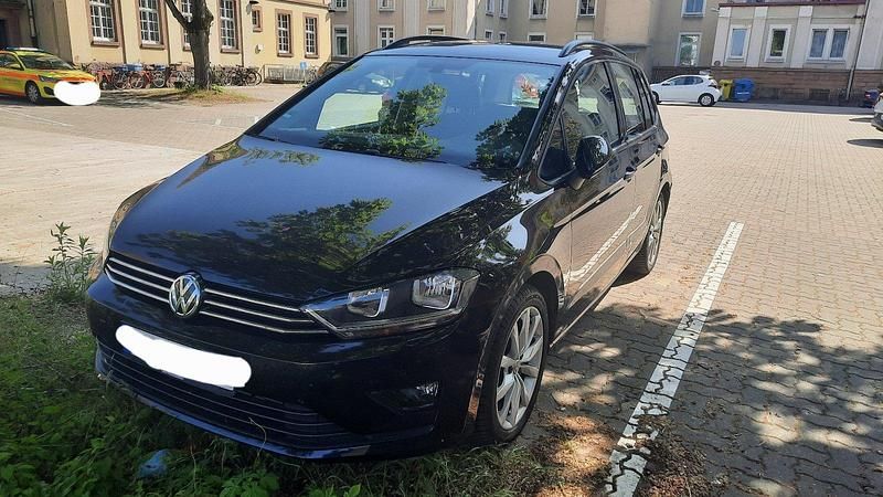 Schwarz Gebraucht 2018 VW Golf VII Limousine | 21.000 € (Etwas zu teuer) - Bild 1/4