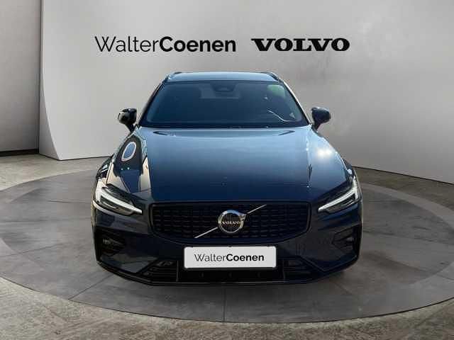 Gebraucht Volvo V60 145 PS (106 kW) 2025 Kombi