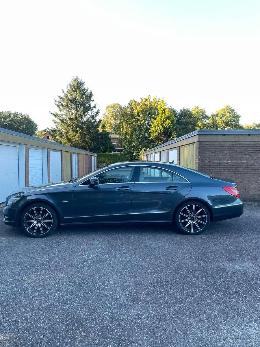 Gebraucht Mercedes CLS350 306 PS (225 kW) 2010 Grau Coupé