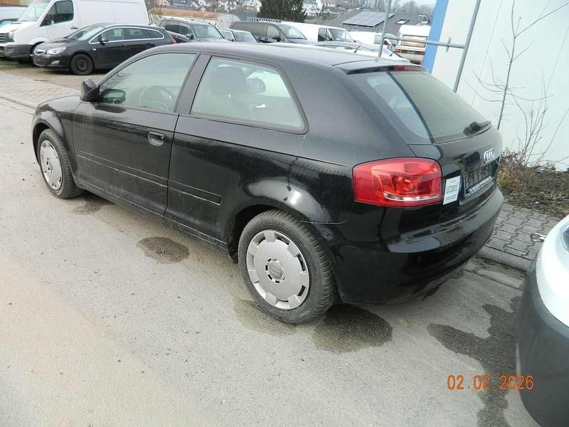 Gebraucht Audi A3 Attraction 125 PS (91 kW) 2009 Brillantschwarz Kleinwagen