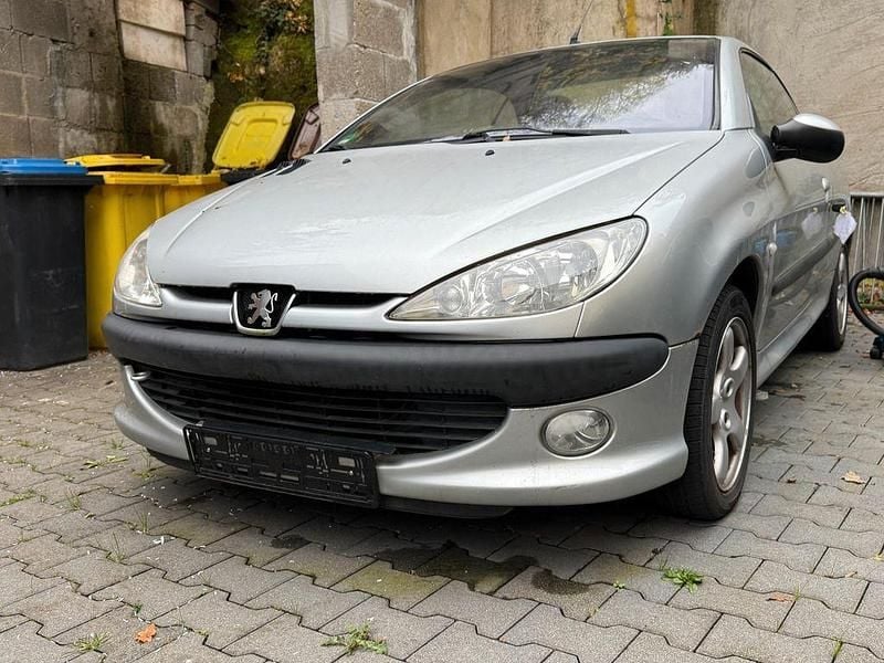 Gebraucht Peugeot 206 CC 109 PS (80 kW) 2002 Cabrio