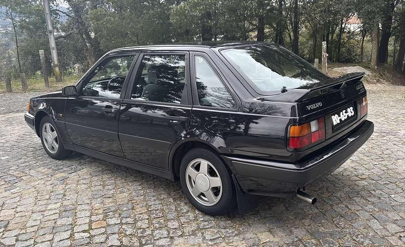 Gebraucht Volvo 440 106 PS (77 kW) 1991 Schwarz Kleinwagen