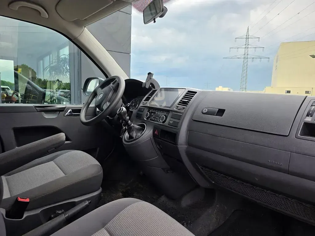 Gebraucht VW Caravelle 140 PS (102 kW) 2014 Grün Van