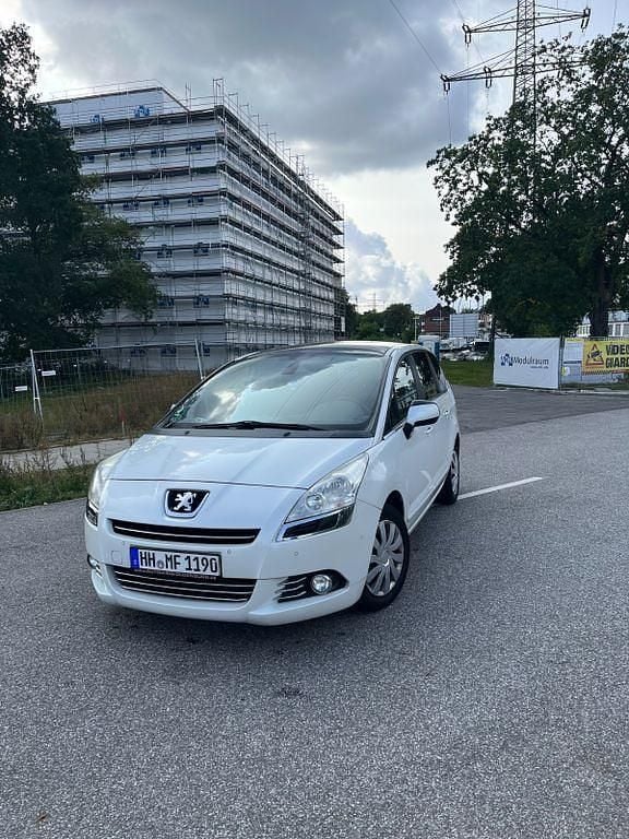 Gebraucht Peugeot 5008 111 PS (81 kW) 2011 Weiß Van / Kleinbus
