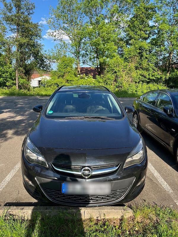 Schwarz Gebraucht 2014 Opel Astra Eco Kombi | 4.000 € (Guter Preis) - Bild 1/4