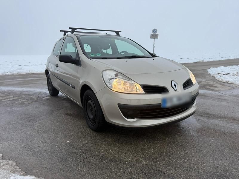 Gebraucht Renault Clio III 88 PS (64 kW) 2006 Gold Kleinwagen