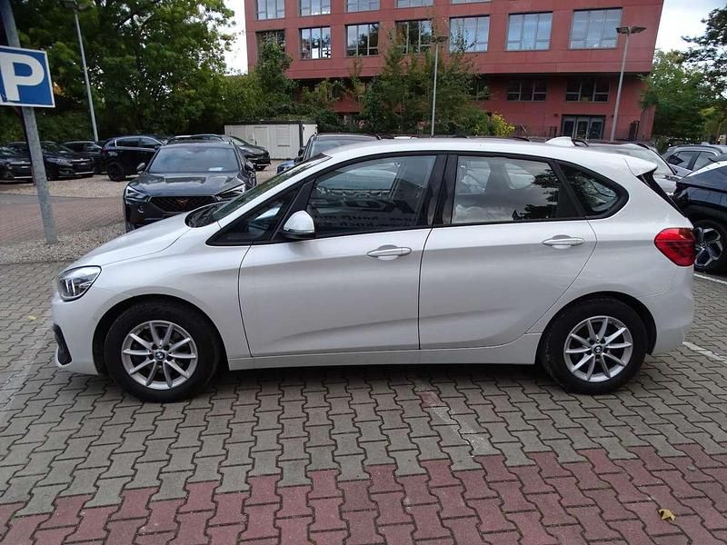 Gebraucht BMW 216 Advantage 116 PS (85 kW) 2021 Weiß Van / Kleinbus