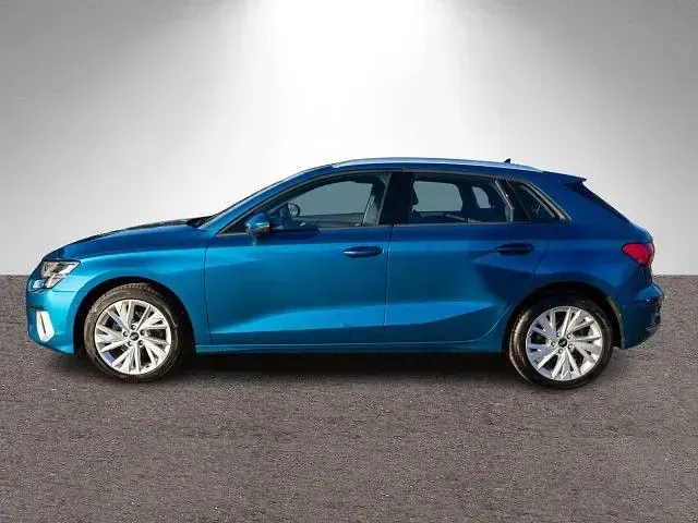 Używany Audi A3 Advanced Plus 116 KM (85 kW) 2021 Niebieski Sedan/Limuzyna
