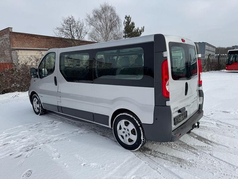 Gebraucht Opel Vivaro 114 PS (83 kW) 2014 Silber Van / Kleinbus