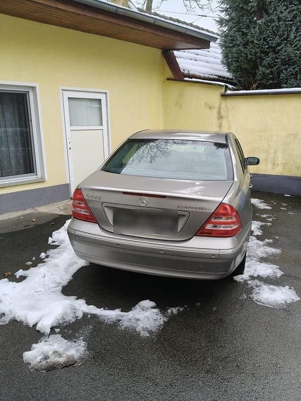 Gebraucht Mercedes C180 Elegance 143 PS (105 kW) 2003 Grau Limousine