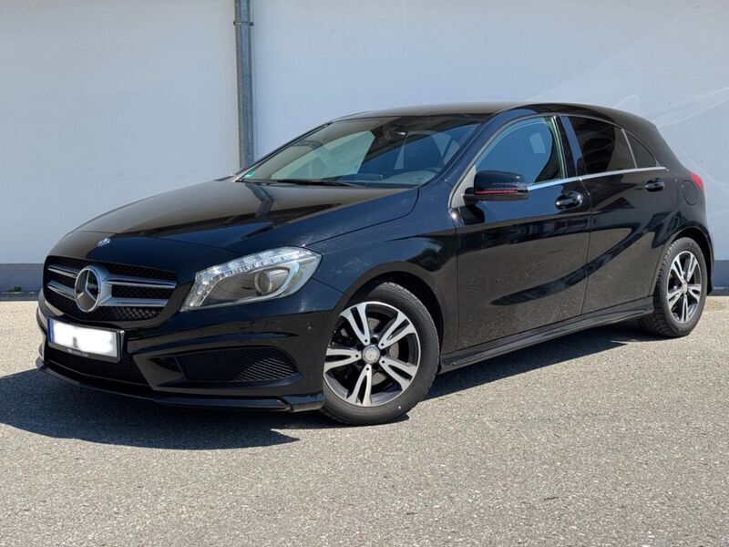 Schwarz Gebraucht 2015 Mercedes A200 AMG line Limousine | 14.500 € (Fairer Preis) - Bild 1/4