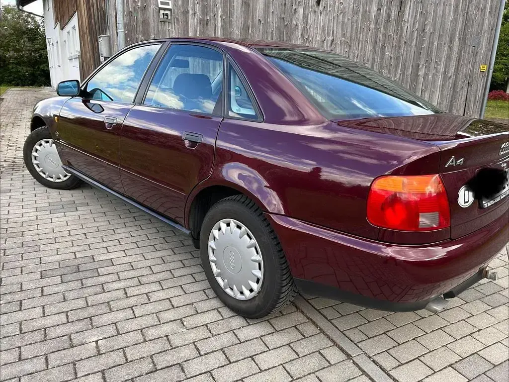 Brugt Audi A4 101 HK (74 kW) 1995 Rød Sedan
