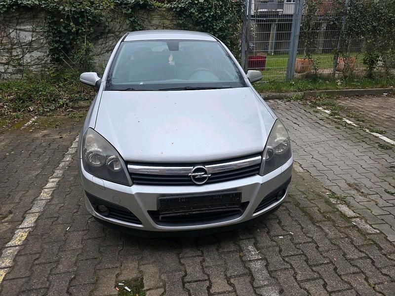 Gebraucht Opel Astra 140 PS (102 kW) 2006 Silber Limousine
