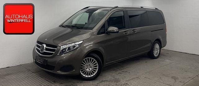 Grau Gebraucht 2017 Mercedes V220 Van / Kleinbus | 35.300 € (Etwas zu teuer) - Bild 1/4