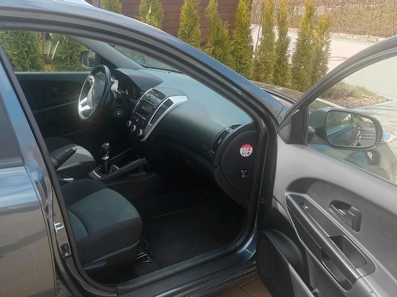 Gebraucht Kia Ceed Sportswagon 90 PS (66 kW) 2011 Rot Kombi