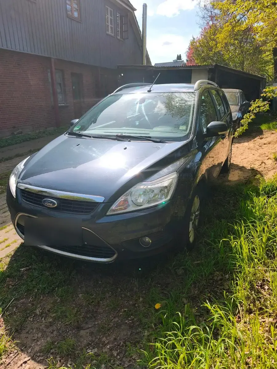 Używany Ford Focus Ghia 110 KM (80 kW) 2008 Szary Kombi