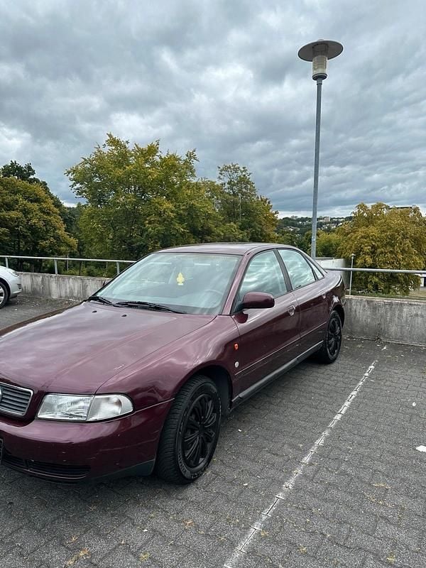 Andere farben Gebraucht 1997 Audi A4 Limousine | 700 € (Superpreis) - Bild 1/4