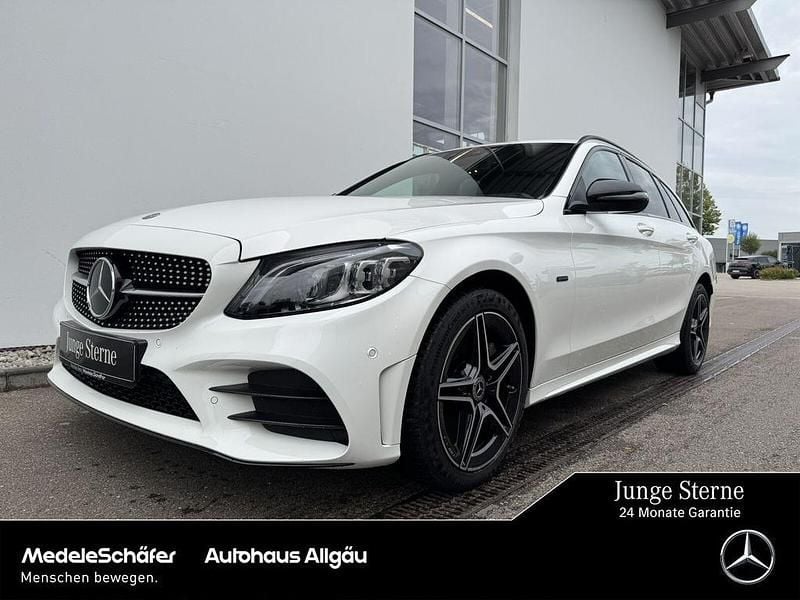 Weiß Gebraucht 2021 Mercedes C300e AMG Limousine | 29.940 € (Guter Preis) - Bild 1/4
