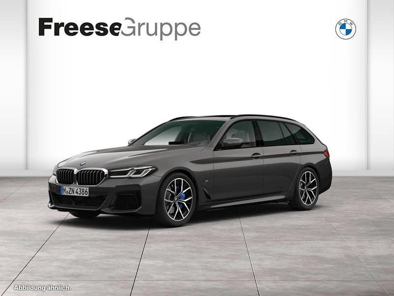 Grau Gebraucht 2022 BMW 540 Shadowline | 47.990 € - Bild 1/4