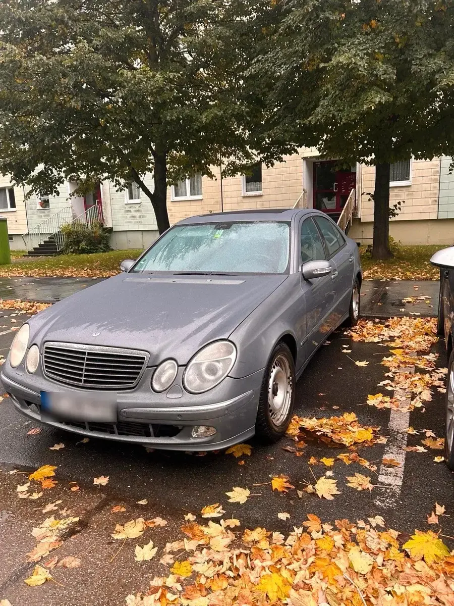 Gebraucht Mercedes E320 224 PS (164 kW) 2004 Blau Limousine