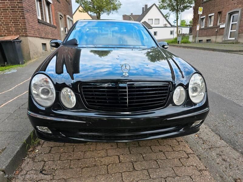 Schwarz Gebraucht 2025 Mercedes E240 Limousine | 6.500 € - Bild 1/4