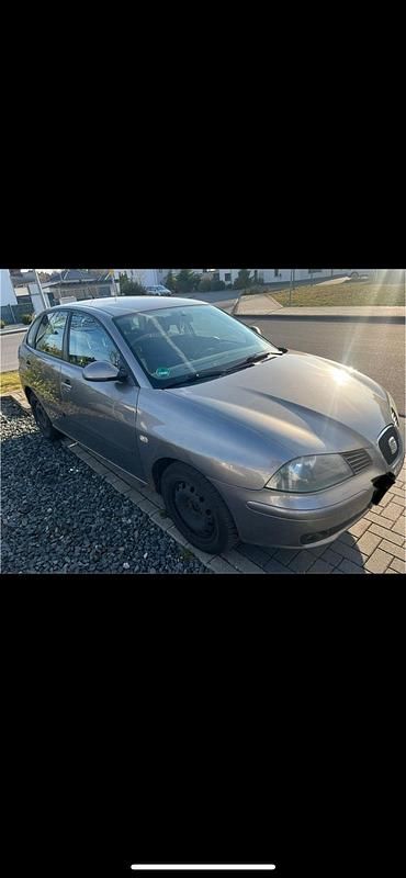 Grau Gebraucht 2006 Seat Ibiza Kleinwagen | 1.250 € (Fairer Preis) - Bild 1/4