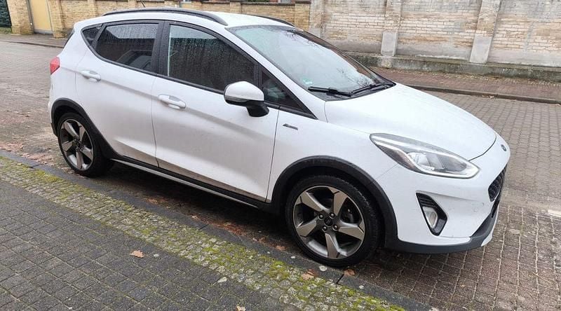 Gebraucht Ford Fiesta Active 101 PS (74 kW) 2019 Weiß Limousine