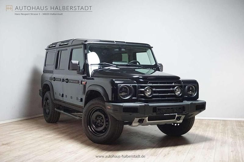 Schwarz (inky black (solid)) (metallic) Gebraucht 2023 Ineos Grenadier Kombi | 59.990 € (Superpreis) - Bild 1/3