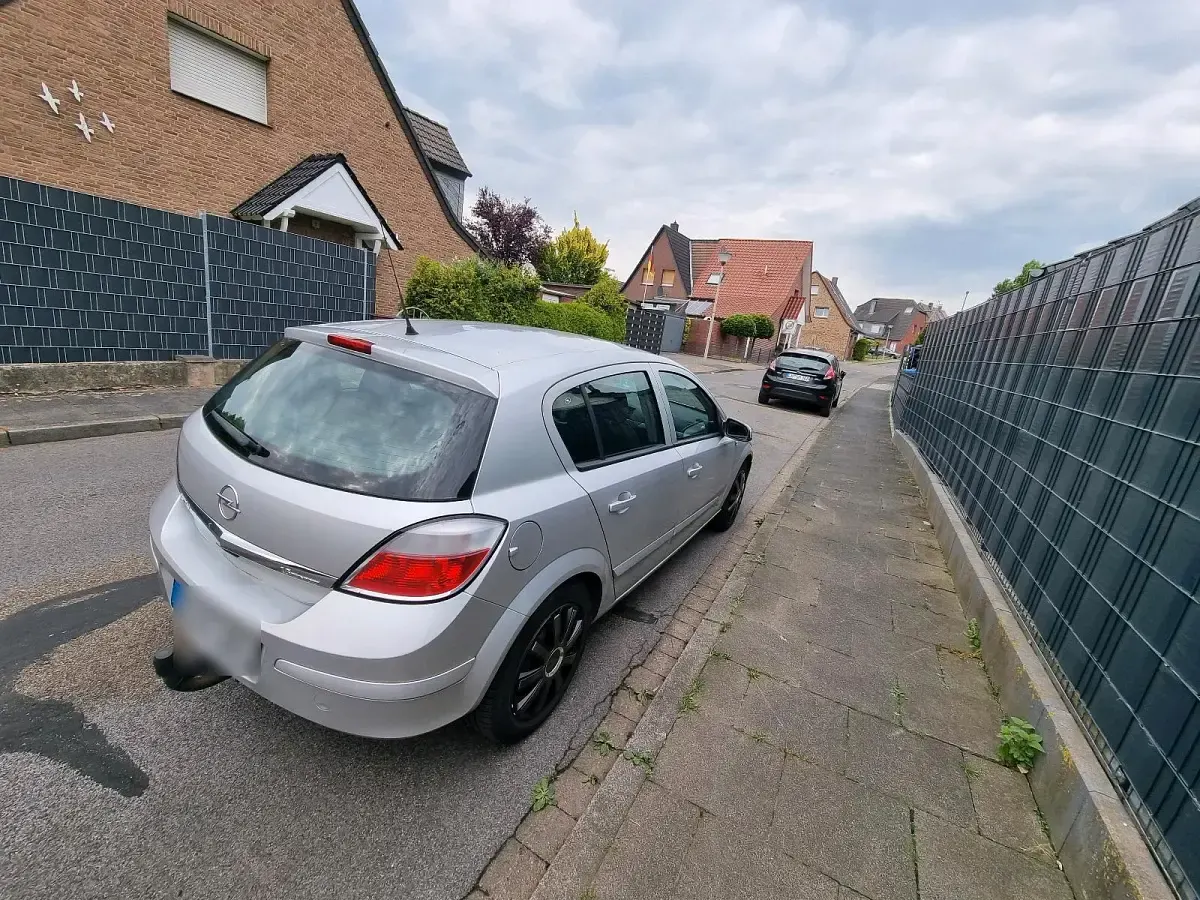 Gebraucht Opel Astra 105 PS (77 kW) 2004 Silber Kleinwagen