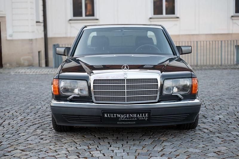 Gebraucht Mercedes 560 299 PS (219 kW) 1989 Schwarz Limousine