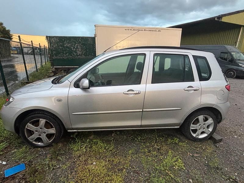 Silber Gebraucht 2003 Mazda 2 Kleinwagen | 1.500 € (Fairer Preis) - Bild 1/4