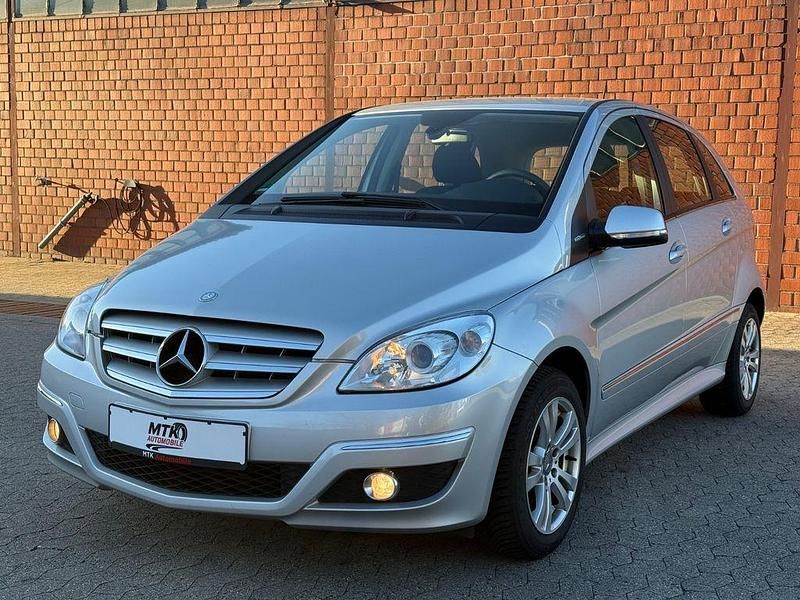 Gebraucht Mercedes B160 95 PS (69 kW) 2009 Silber Van / Kleinbus