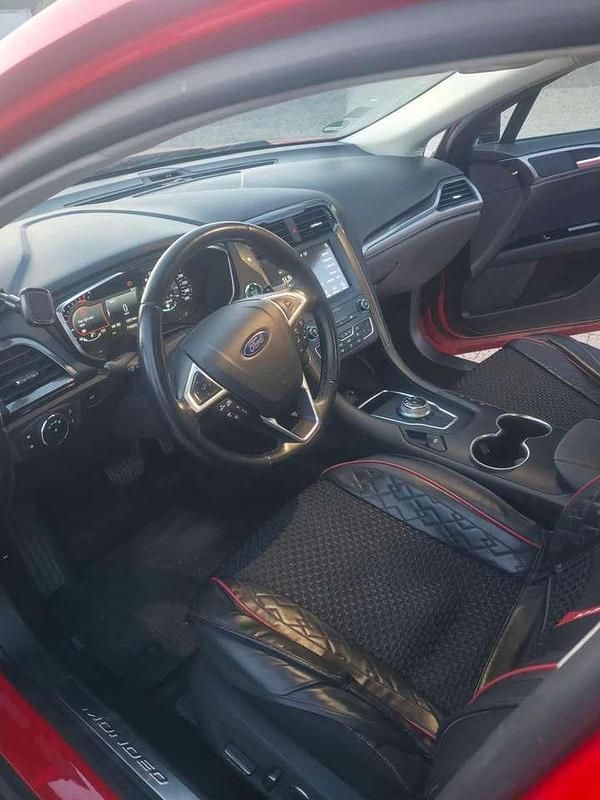 Gebraucht Ford Mondeo Titanium 190 PS (139 kW) 2019 Rot Kombi