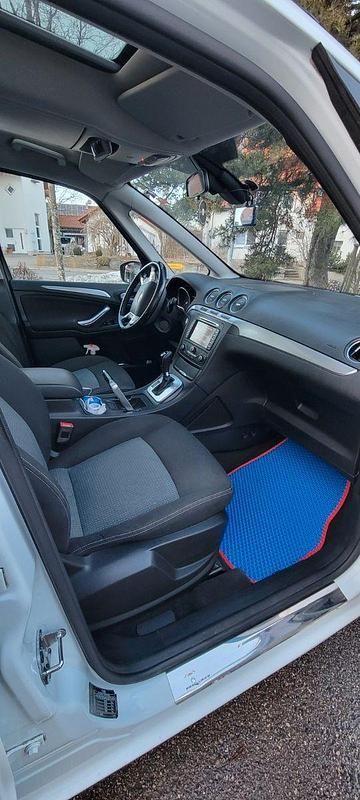 Gebraucht Ford Galaxy 163 PS (119 kW) 2014 Weiß Van / Kleinbus