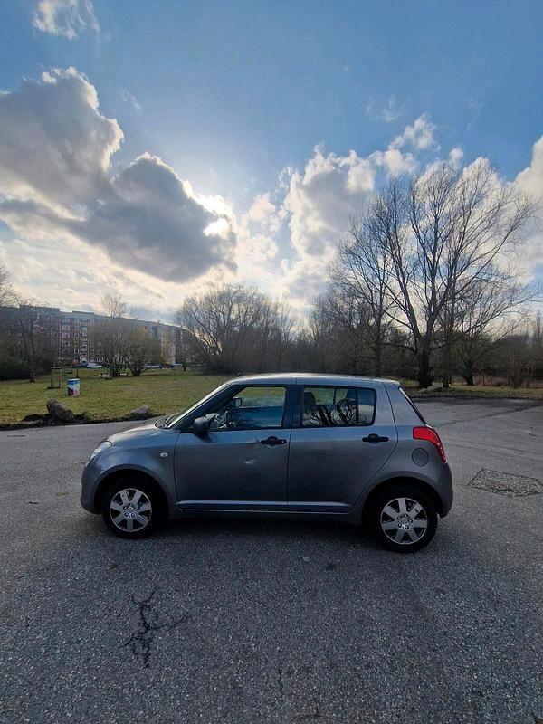 Gebraucht Suzuki Swift 92 PS (67 kW) 2009 Grau Kleinwagen