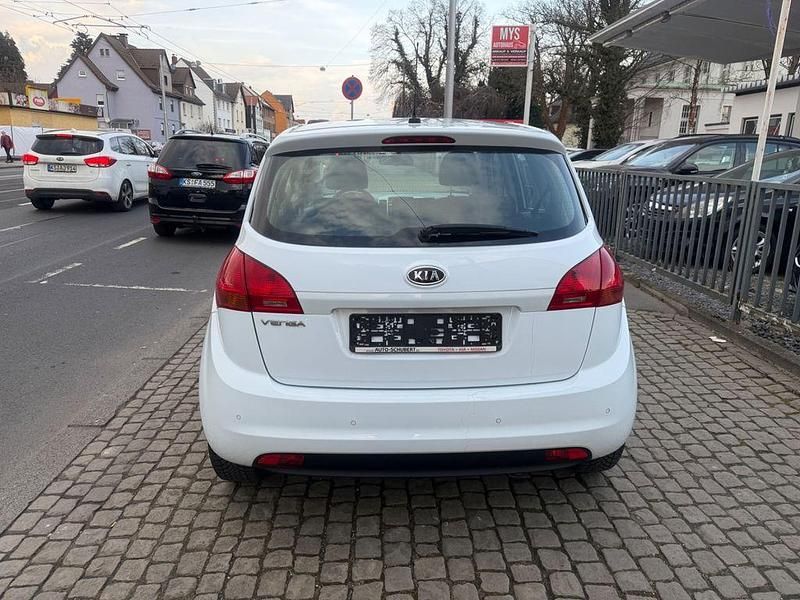 Gebraucht Kia Venga Spirit 125 PS (91 kW) 2012 Weiß Kleinwagen
