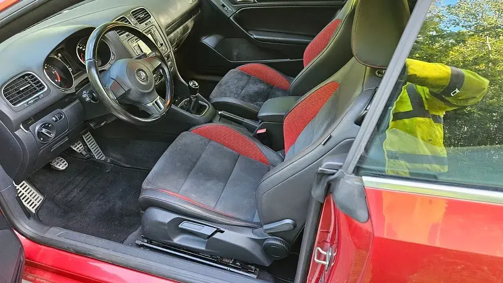 Gebraucht VW Golf Cabriolet Basis 105 PS (77 kW) 2013 Rot Cabrio