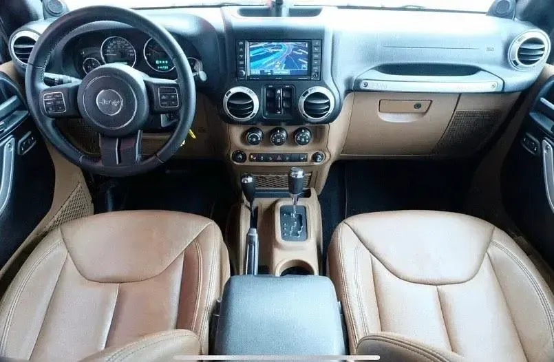 Gebraucht Jeep Wrangler Unlimited Sahara 200 PS (147 kW) 2014 Schwarz SUV