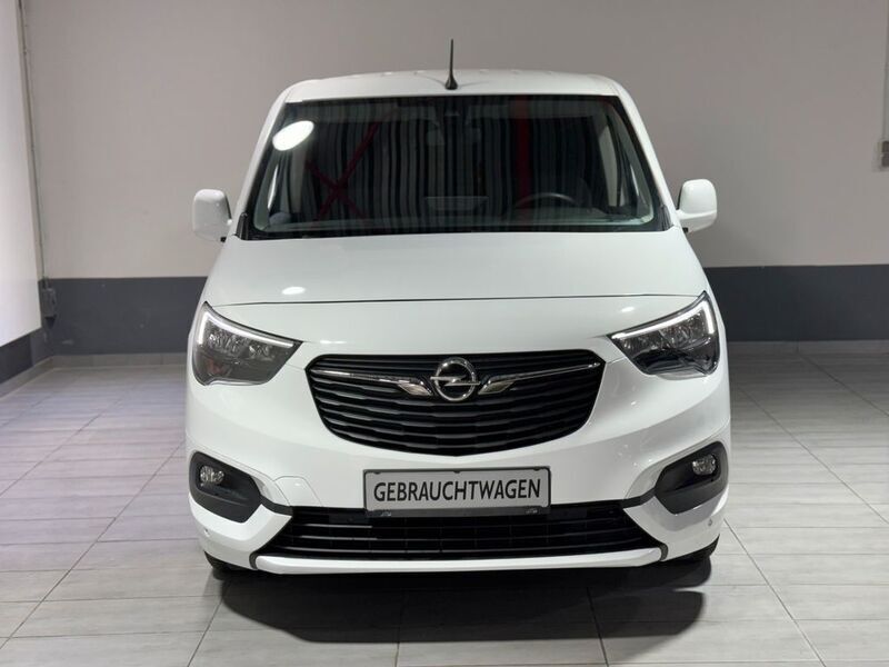 Gebraucht Opel Combo Edition 131 PS (96 kW) 2019 Weiß Van / Kleinbus