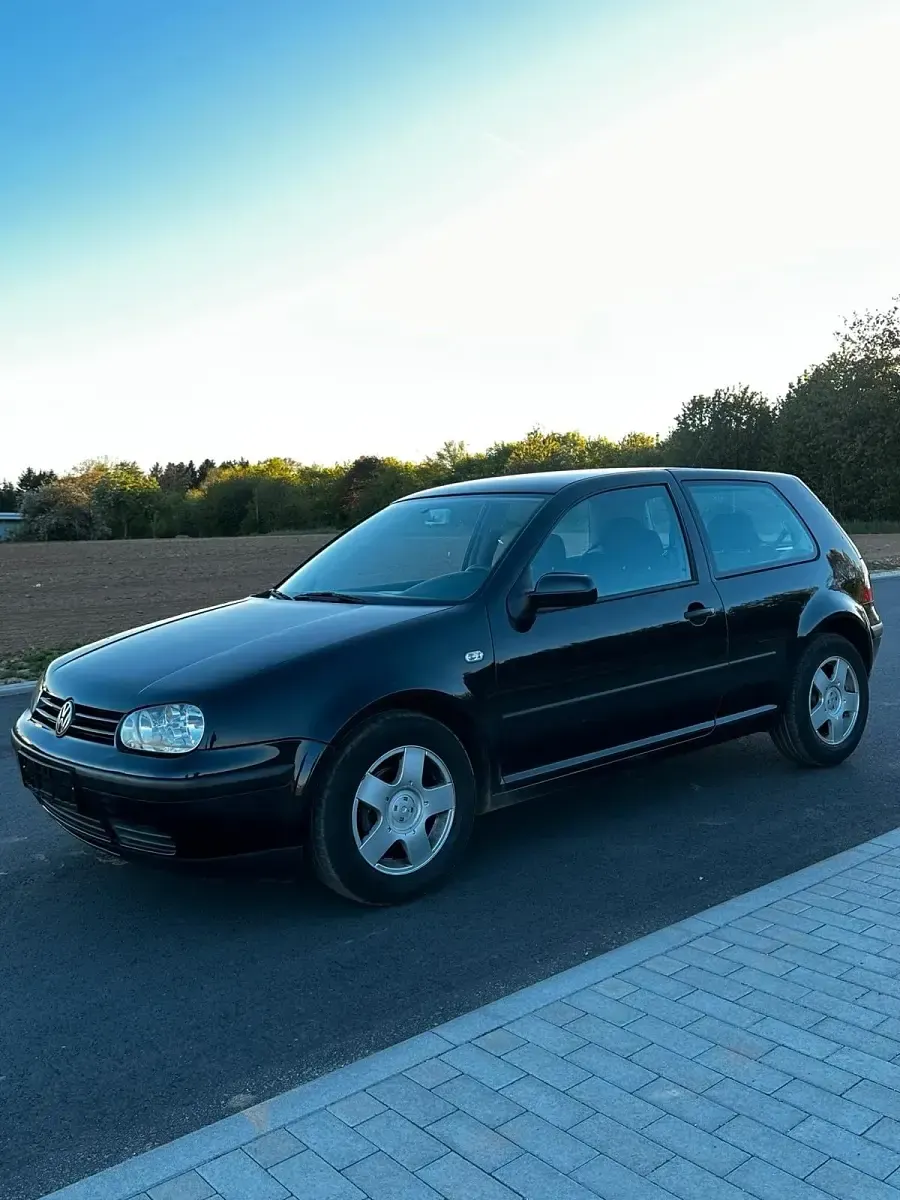 Second-hand VW Golf 75 CP (55 kW) 2002 Negru Coupe