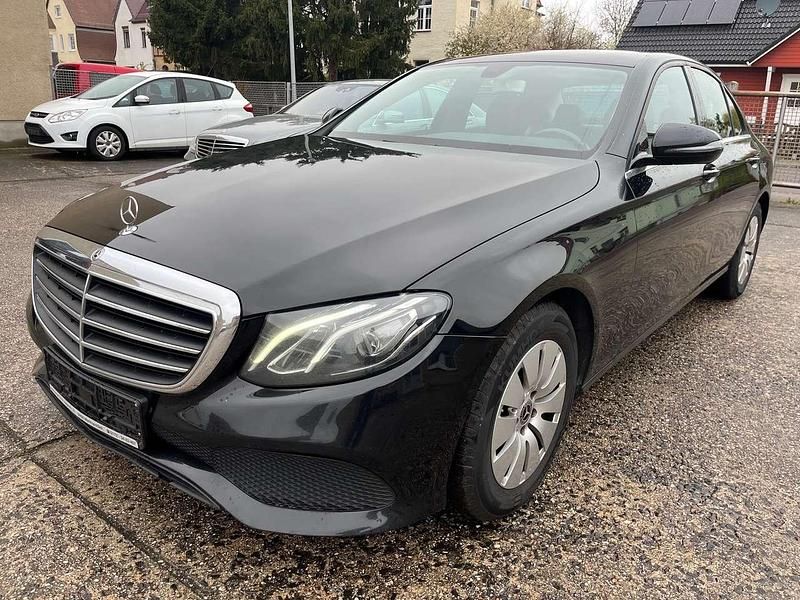 Second-hand Mercedes E200 160 CP (117 kW) 2020 Negru Berlinǎ