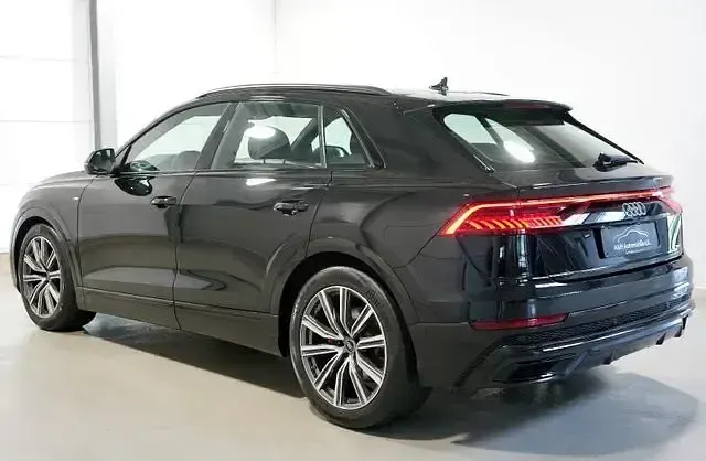 Gebraucht Audi Q8 S-Line 286 PS (210 kW) 2022 Schwarz SUV