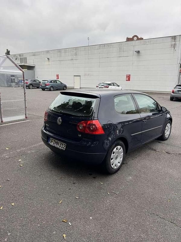 Gebraucht VW Golf IV Trendline 102 PS (75 kW) 2004 Blau Kleinwagen